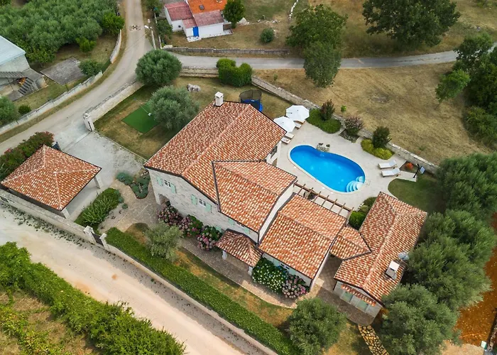 By Interhome Vakantiehuis Vošteni