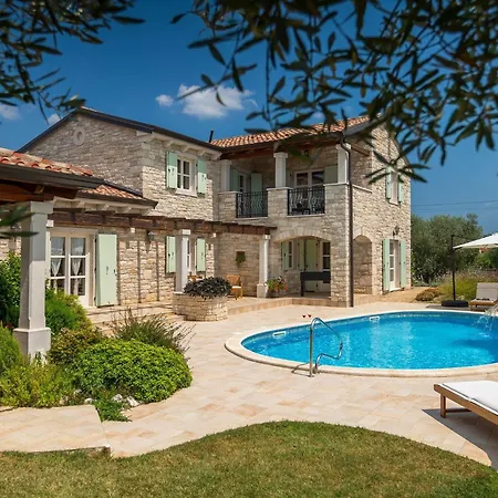 By Interhome * Vošteni