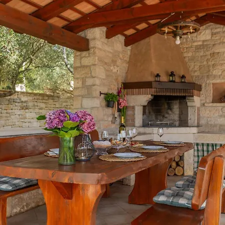 By Interhome Prázdninový dům Vošteni