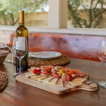 By Interhome Vošteni